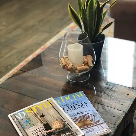 Industrial Style 2 Bedroom Apt 3 Min From The Beach! *