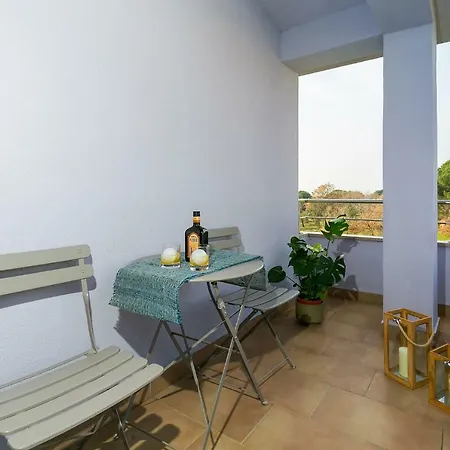 Industrial Style 2 Bedroom Apt 3 Min From The Beach! * Porec