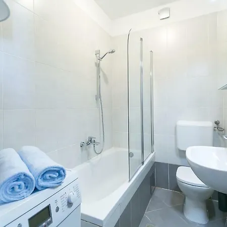 Apartment Industrial Style 2 Bedroom Apt 3 Min From The Beach! Porec
